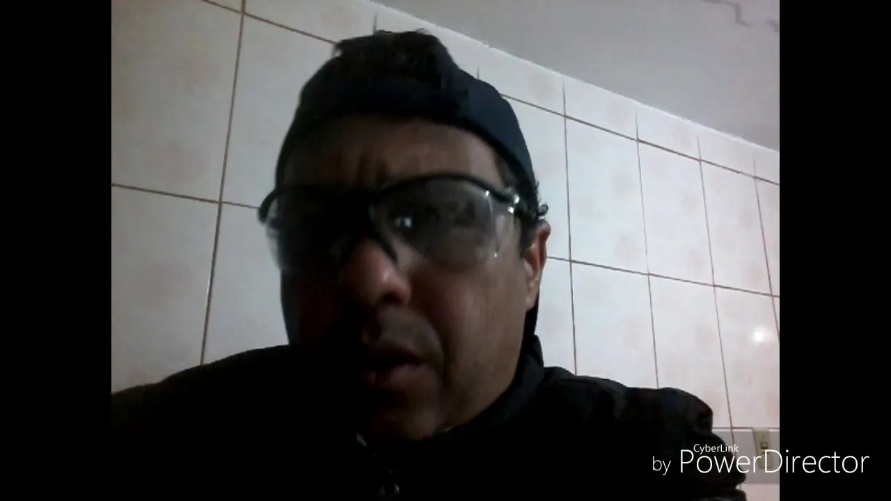 LEONARDO VAI GRAVAR ESSA MÚSICA NO FUTURO  ( FICA COMIGO)