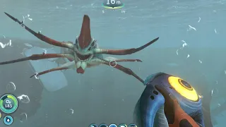 Subnautica - Feeding Scanning a Reaper Leviathan Stasis Rifle
