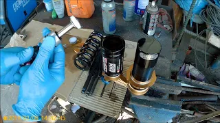 Download DNM shock service, filling w/ oil and air MP3