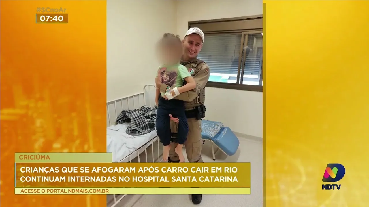 Crianças que se afogaram após carro cair em rio em SC continuam internadas