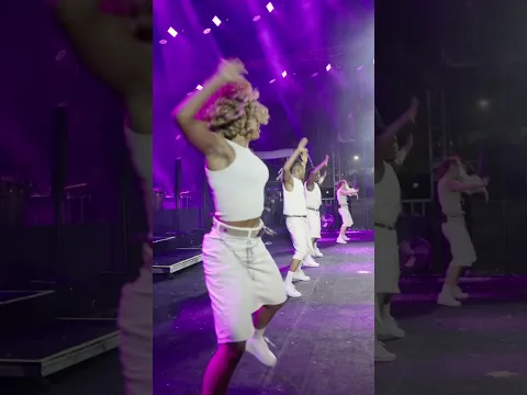 Pode passar anos, mas esse friozinho na barriga antes de entrar no palco permanece sempre❤️❤️