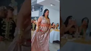 خلطتها وردة بالشطيح ام ليا مانيسا 