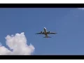 Download Lagu Airbus A320 vliegt voorbij - Royaltyvrije HD-voorraadvideo's van vliegtuigen.