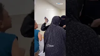 لحظات مبكية لأم اكتشفت استشهاد طفلها في غزة 