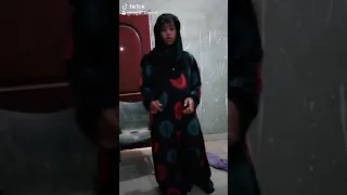 أنا بيكا ميلف الفنس 