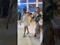 Download Lagu Hông Loan và chị Hồng Ni còn hơn chị em ruột nữa
