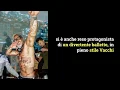 Gianluca Vacchi senza pantaloni durante la conferenza la foto diventa virale