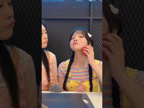 kkubi’s Razor-Sharp Jawline
