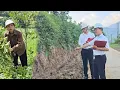 Download Lagu Thanh went to supervise the construction and handed over the documents to his colleagues