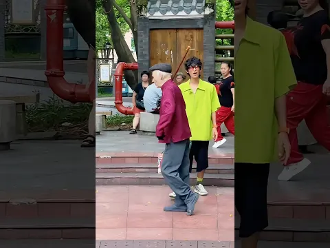The young man and the old man 🔥 #dance #streetdance #streetperformance #amazing2102moves