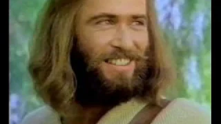 قلبه حنين حبه يبين 