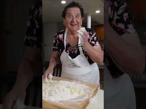 Nonna Pia Makes Authentic Italian Manicotti! 🇮🇹 #nonnapia #madewithlove #oldschoolcooking #manicotti