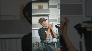 وخصمي قاملي وصحابو جملي واقف مفضي طرقتي الحبس واعر دندنها