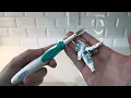 Oral-B 3D White Battery Power Electric Toothbrush 2 Replacement Brush Heads