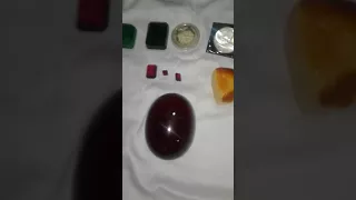 حجر ياقوت ثمين بالمغرب من يعرف صاحب الحجر انه اثمن انواع الياقوت 