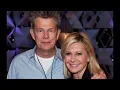 Download Lagu Olivia Newton-John \u0026 David Foster - The Best Of Me