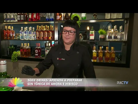 Série Drinks: aprenda a preparar Gin Tônica de amora e hibisco