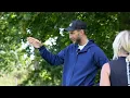 Download Lagu Följ med Alibek Aliev på golfbanan