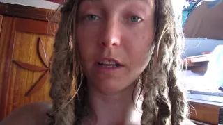 Episode 114 – Liveaboard Life Vlog Day 19 – Oiling a Wooden Boat’s Deck