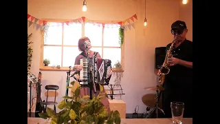 アコーディオンとサックスぶっつけ本番オーシャンゼリゼ 
