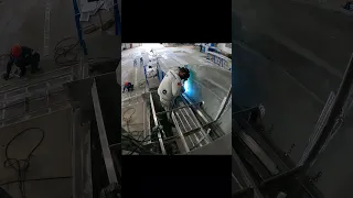 Watch the build of a performance catamaran #odiseacatamarans #performanceboats #welding #boatbuild
