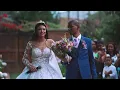 Noivos cantam no casamento a mesma música que cantaram no dia em que se conheceram! Veja até o final