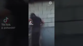 ركز بحياتك وعيش ماتركزش بحيات الغير              دندنها