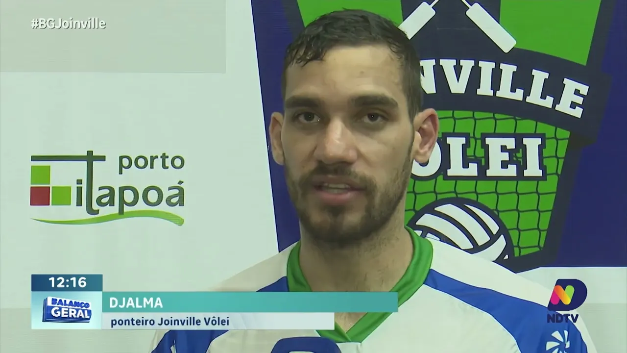 Em jogo de mais de três horas: Joinville Vôlei supera o Praia Clube e conquista primeira vitória