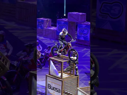 An absolutely stunning ride from Jaime Busto in this section 🔥#trialindoor #xtrial  #trial #moto