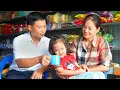 Download Lagu TAN Brought Many Gifts to AN's Parents - Welcome AN \u0026 her Daughter Back |  Phuc An Daily Life