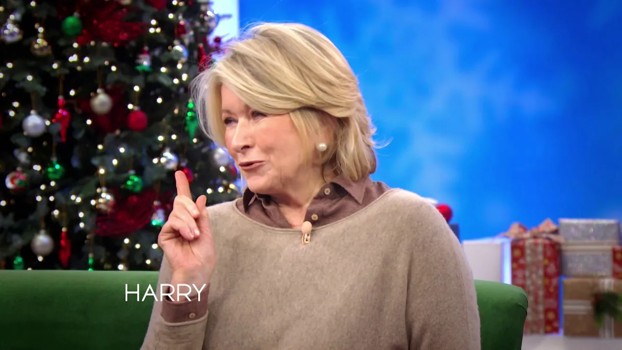 TUESDAY: Harry Performs Holiday Song “Happy Elf” & Martha Stewart TUESDAY: Harry Performs Holiday Song “Happy Elf” & Martha Stewart