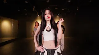 tobii hotel lobby dance mirrored slow