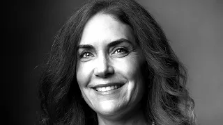 Comedian - Lahna Turner