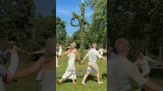 Swedish Midsummer = dancing around a flower pole while singing about frogs and pigs. Questions?🐸🐷