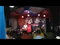 Download Lagu biduan dangdut goyang HOT