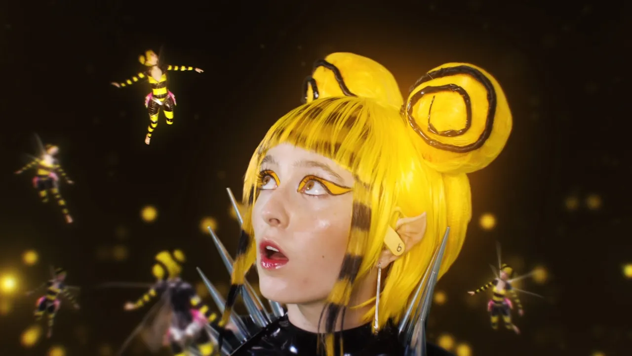 Ashnikko - Daisy (Official Video) Ashnikko - Daisy (Official Video)