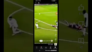 كان يريد أن يصبح الأمير بدون علم الملك فأتى الملك وقتله 