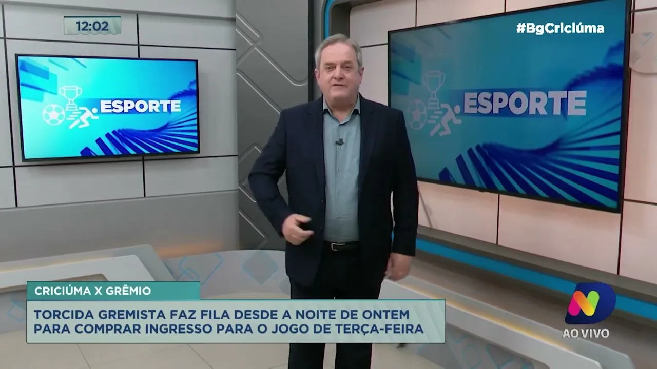 Torcida gremista faz fila desde a noite para comprar ingresso para o jogo com o Criciúma