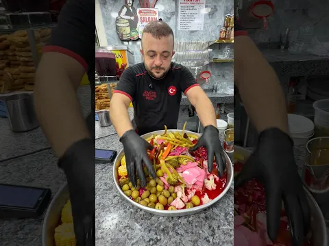 Meşhur Adana turşucusu