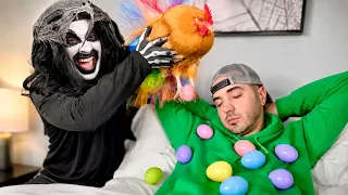 Monster finds a chicken in the room! 🤣👻