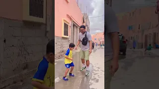 العزاوي فاميلي كايلعب معا ولدو يونس La3zawi Shorts 