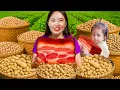 Download Lagu Harvest giant peanuts and smoked black pork to sell at the market with single mom
