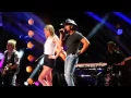Download Lagu Taylor Swift - Highway Don't Care - CMA Fest 2013 with Tim McGraw and Keith Urban
