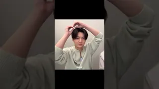 جاي يجرب فيونكة القلب لأول مرة AKV SYV SRT ENHYPEN KPOP 