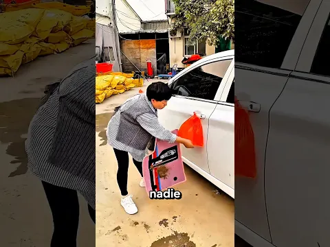 Mama Lleno De Barro el Coche de Papa 😲