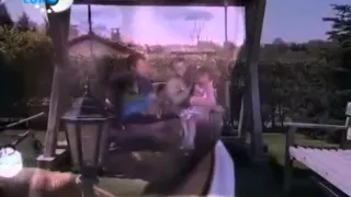 لحضة وداع طيارة ورق 