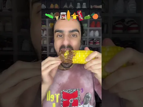 Food ASMR Eating a Hand Gummy #food #asmr #mukbang #eatingsounds #eating