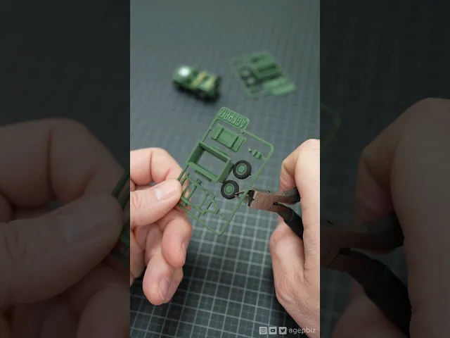 Trailer for the Jeep Kit Card video thumbnail