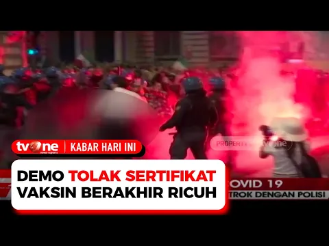 Bentrok Dengan Aparat, Warga Protes Aturan Sertifikasi Covid-19