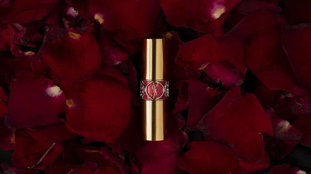 Maybelline Commercial (ft. Adriana Lima)